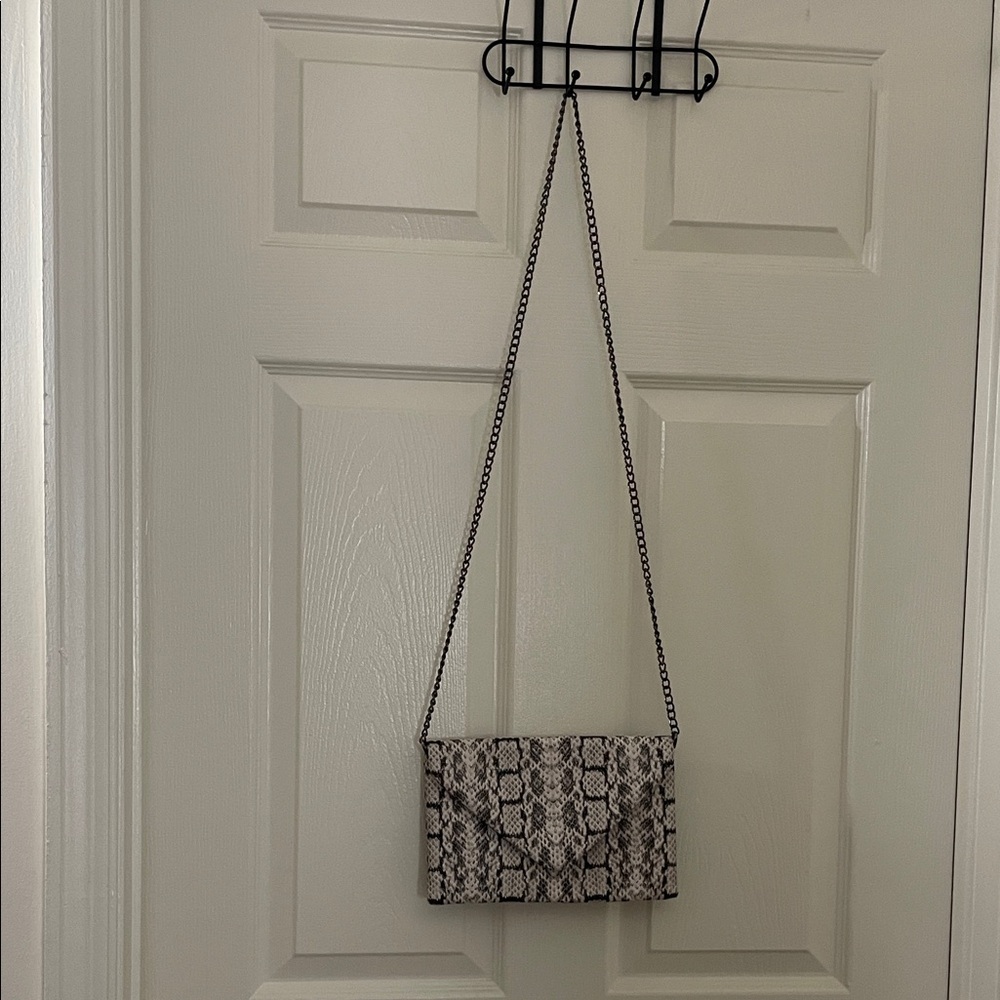 Elegant Snake Print Chain Shoulder Bag
